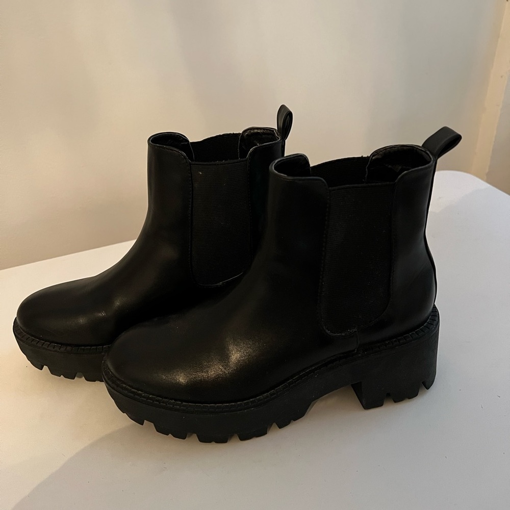 LIKE NEW: UO Black Chunky Boots